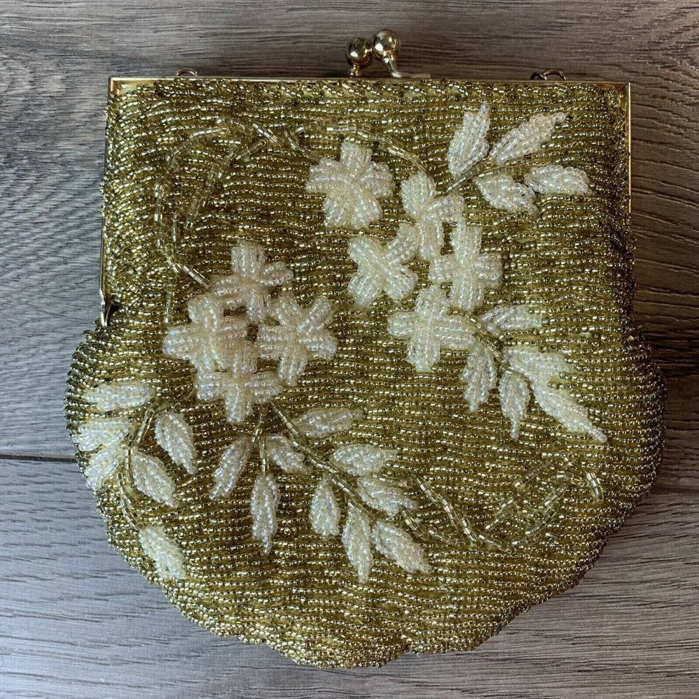 Gold/White Bead FloralClutch/Purse. Kiss Lock Close Snake Chain Strap vintage